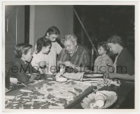 7r0394 NIGHT OF THE HUNTER candid 8.25x10 still 1955 Charles Laughton & Lillian Gish with kids!