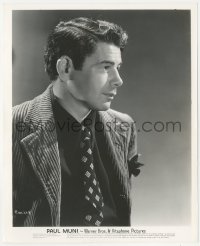 7r0410 PAUL MUNI 8.25x10 still 1930s wonderful Warner Bros. studio portrait in corduroy jacket!