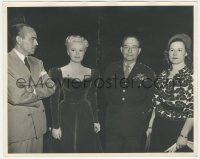 7r0530 THREE LITTLE GIRLS IN BLUE candid deluxe 8x10 still 1946 June Haver with director Humberstone!