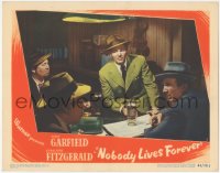 7r1317 NOBODY LIVES FOREVER LC #3 1946 John Garfield at meeting with men drinking tall beers!