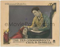 7r1483 TEN COMMANDMENTS LC 1923 Leatrice Joy rests her head on Richard Dix's knee, Cecil B. DeMille!