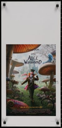 7t0857 ALICE IN WONDERLAND Italian locandina 2010 Johnny Depp as Mad Hatter surrounded by mushrooms