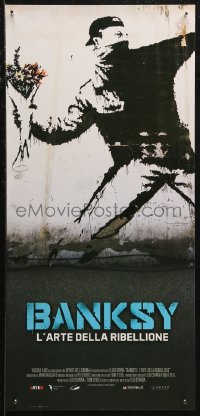 7t0869 BANKSY & THE RISE OF OUTLAW ART Italian locandina 2020 art of rioter 'throwing' flowers!