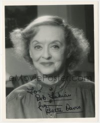 7w0524 BETTE DAVIS signed 8x10 publicity still 1980s head & shoulders portrait late in her career!