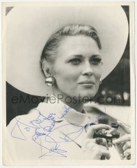 7w0385 FAYE DUNAWAY signed 8.25x10 still 1968 beautiful close up from The Thomas Crown Affair!