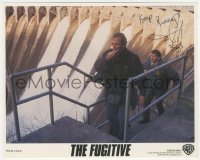 7w0609 DANIEL ROEBUCK signed 8x10 mini LC 1993 great scene with Tommy Lee Jones from The Fugitive!