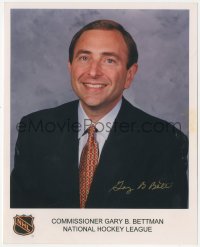 7w0543 GARY B. BETTMAN signed color 8x10 publicity still 2000s National Hockey League commissioner!