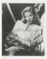 7w0984 LAUREN BACALL signed 8x10 REPRO still 1980s great seated portrait of the leading lady!