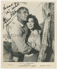 7w0456 MAUREEN O'SULLIVAN signed 8.25x10 still 1957 close up with Randolph Scott in The Tall T!