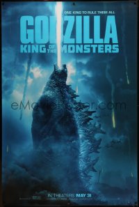 7x0200 GODZILLA: KING OF THE MONSTERS bus stop 2019 full-length images of the creature!