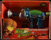 7x0101 MARS ATTACKS! ray gun toy 1996 impress all your friends with this cool brain disintegrator!