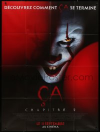 7y1003 IT CHAPTER TWO advance French 1p 2019 Stephen King, creepy close up of Pennywise the clown!