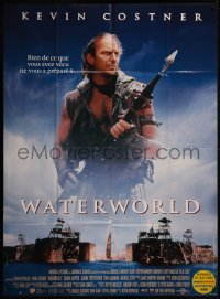 7y1299 WATERWORLD French 1p 1995 different huge close up of Kevin Costner over ocean city!