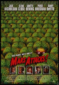 8a0994 MARS ATTACKS! int'l 1sh 1996 directed by Tim Burton, great image of cast!