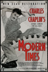8a1002 MODERN TIMES 25x38 1sh R1990s great image of the legendary Charlie Chaplin with gears!