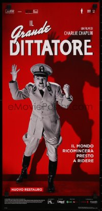 8j1121 GREAT DICTATOR Italian locandina R2020 image of Charlie Chaplin as Hitler-like Hynkel!