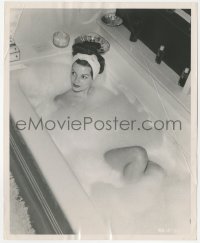 8k0067 BODY & SOUL 8.25x10 still 1947 overhead shot of sexy naked Hazel Brooks in bubble bath!