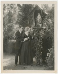 8k0098 CONQUERING POWER 8x10.25 still 1921 Rudolph Valentino & Alice Terry by Virgin Mary altar!