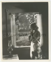 8k0137 ENCHANTED COTTAGE 8.25x10 still 1945 Dorothy McGuire in shadows by window by Alex Kahle!