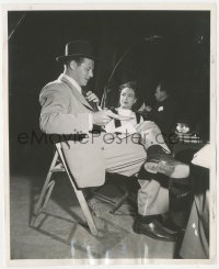 8k0289 MILDRED PIERCE 8.25x10 still 1945 Joan Crawford & Jack Carson having coffee between scenes!