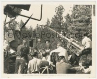 8k0316 NORTH WEST MOUNTED POLICE candid 8x10 key book still 1940 crew filming Gary Cooper & Carroll!