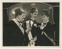 8k0399 SONS OF THE DESERT 8x10.25 still 1933 classic c/u of Laurel, Hardy & Chase at convention!