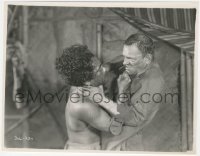 8k0431 TELL IT TO THE MARINES 7.75x9.75 still 1926 close up of Lon Chaney Sr. strangling native man!