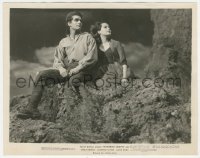 8k0496 WUTHERING HEIGHTS 8x10.25 still 1939 classic Laurence Olivier & Merle Oberon in the heather!