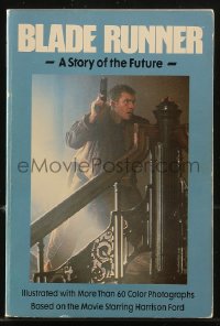 8m1179 BLADE RUNNER book 1982 story illustrated with more than 60 color photographs from the movie!