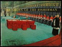 8m0409 SHOES OF THE FISHERMAN souvenir program book 1968 Pope Anthony Quinn tries to prevent WWIII!