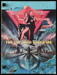 8m0415 SPY WHO LOVED ME souvenir program book 1977 Peak art of Roger Moore as James Bond & Bach!