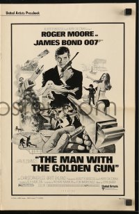 8r0595 MAN WITH THE GOLDEN GUN pressbook 1974 art of Roger Moore as James Bond by Robert McGinnis!