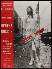 8t0773 BOXCAR BERTHA French 1p 1973 Martin Scorsese, Barbara Hershey c/u standing by trains!