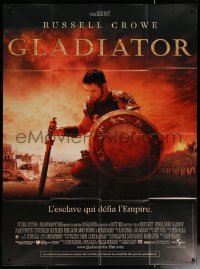8t0905 GLADIATOR French 1p 2000 close up of kneeling Russell Crowe, directed by Ridley Scott!