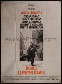 8t0969 INSIDE LLEWYN DAVIS French 1p 2013 Coen Brothers, Oscar Isaac on street with cat & guitar!