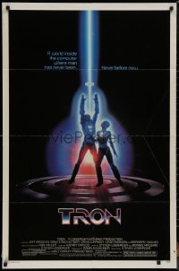 8w1282 TRON 1sh 1982 Walt Disney sci-fi, Jeff Bridges in a computer, cool special effects!