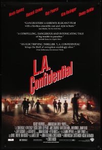 8y1079 L.A. CONFIDENTIAL DS 1sh 1997 Basinger, Spacey, Crowe, Pearce, police arrive in film's climax!