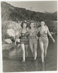 8z0042 AFFECTIONATELY YOURS candid 7.5x9.25 still 1941 Chapman, Ames & Coles in swimsuits by Longworth!