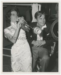 8z0051 ALL THE FINE YOUNG CANNIBALS candid 8x10 still 1960 Natalie Wood w/trumpet by Wagner on set!