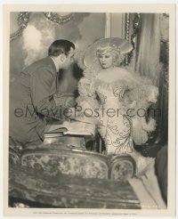 8z0085 BELLE OF THE NINETIES candid 8x10 key book still 1934 Mae West with dramatic advisor!