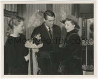 8z0099 BISHOP'S WIFE 8x10 key book still 1948 Cary Grant between Loretta Young & pretty girl!