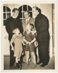 8z0119 BOYS TOWN candid 8x10 still 1938 Spencer Tracy with real life Father Flanagan & boys!