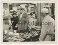 8z0162 CITY STREETS 8x10.25 still 1931 Gary Cooper can't afford to get a hot dog for Sylvia Sidney!