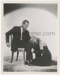 8z0195 DEAD RECKONING 8x10.25 still 1947 kneeling Lizabeth Scott & Humphrey Bogart by Walters!