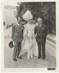 8z0303 I'M NO ANGEL candid 8x10.25 still 1933 sexy Mae West with Paramount bosses Zukor & Kaufman!