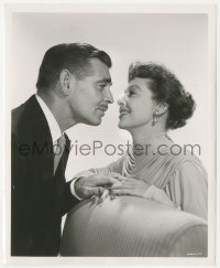 8z0341 KEY TO THE CITY 8x10 key book still 1950 mayors Clark Gable & Loretta Young fall in love!