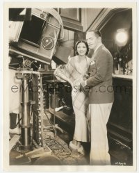 8z0453 ONE WAY PASSAGE candid 8x10.25 still 1932 William Powell & happy Kay Francis between scenes!