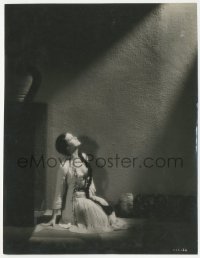 8z0157 CHU CHIN CHOW English 7x9.25 still 1934 wonderful portrait of Pearl Argyle in beam of light!