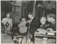 8z0072 BALL OF FIRE candid 7.5x9.5 still 1941 Howard Hawks, Gary Cooper & others prepare for a scene!