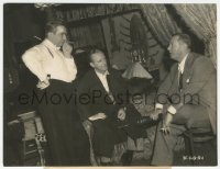 8z0625 YOU'LL FIND OUT candid 7.25x9.5 still 1940 Bela Lugosi, Kay Kyer & director between scenes!